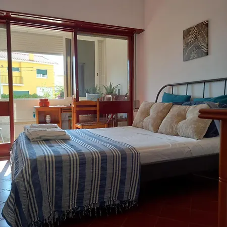 House Carcavelos * Parede